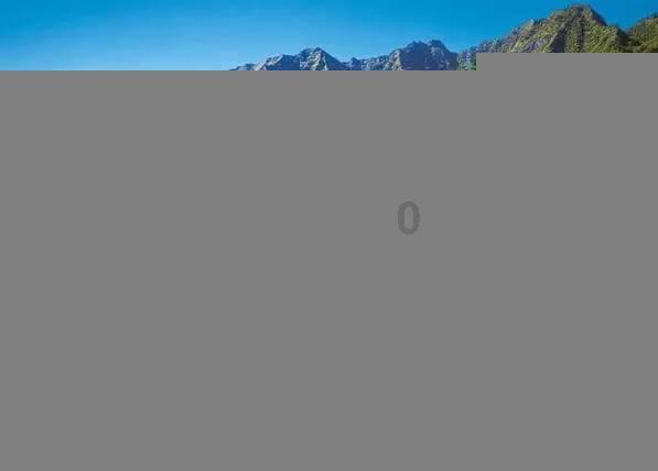 货车打滑被困冰雪路 贵州高速突击队员及时排险救援