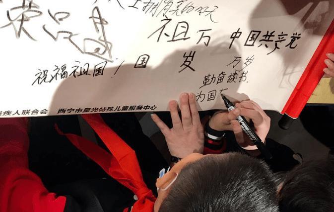 小猫钓鱼游戏龙王版有船
