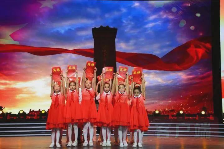 张艺谋首部电视剧引发“争角大战”