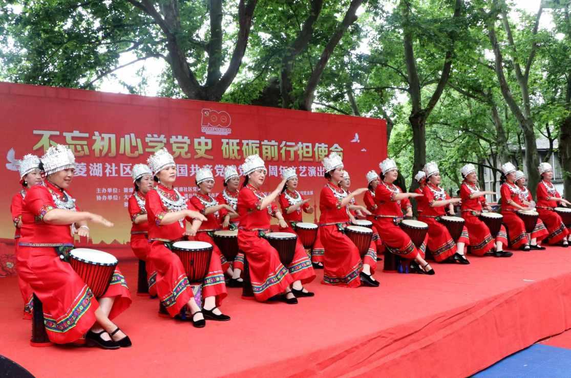 升空的愤怒奶奶