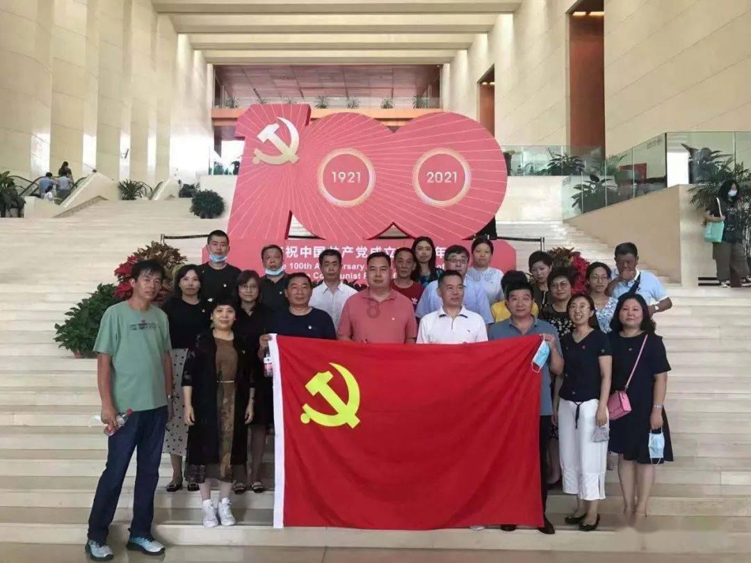 小猫钓鱼游戏龙王版有船