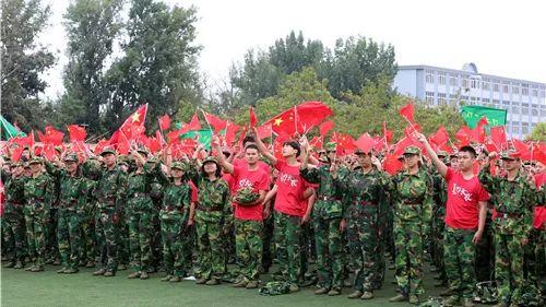 落落大方的柬埔寨美女，中国小伙却不愿意娶，只因当地有什么习俗？游戏画面