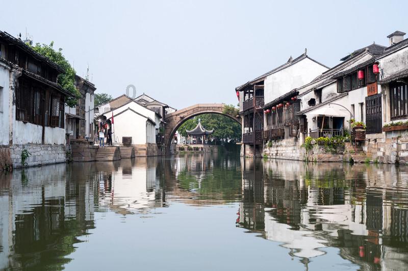 年薪1700万,效力湖人!悍将遗憾伤退,佩林卡确定了交易筹码