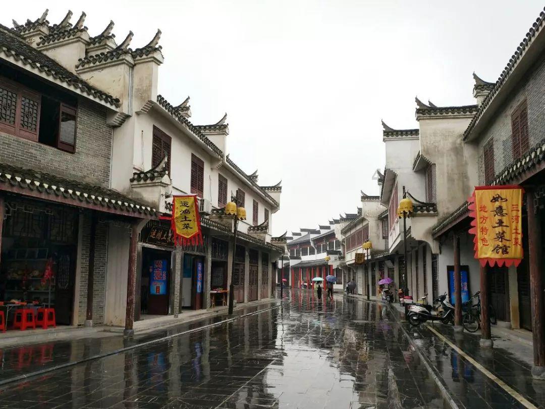 一双眼睛征服全世界,多年后,摄影师再次见到她,简直不敢相信