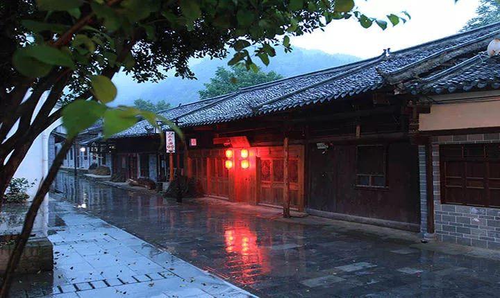 大美中国行·冰雪之约一一走进内蒙古⑩丨冰上搏克手，被摔也开心！