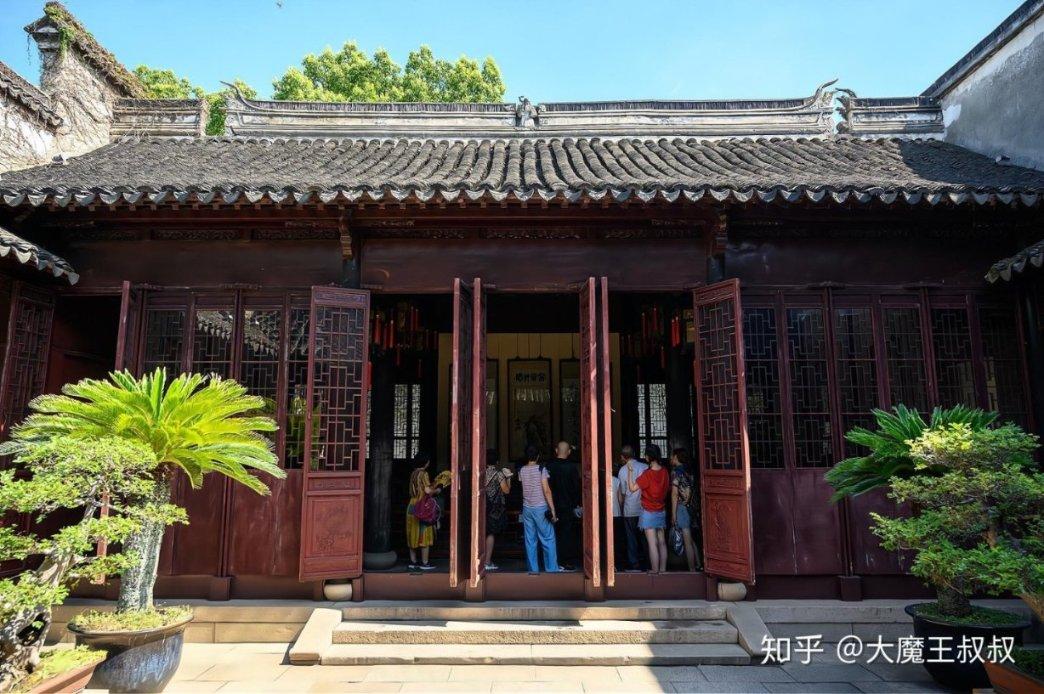 90后的员工为什么不愿讨好领导呢?-汇聚社群智慧,探讨热门话题 - 红迪网平台