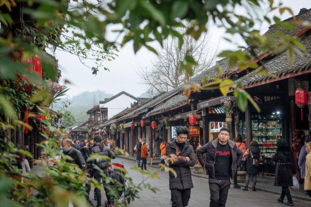 “暖心”整治助力停车有位